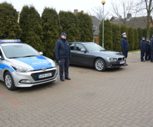 Nieoznakowany radiowóz BMW 330i xDrive policji w Sokółce