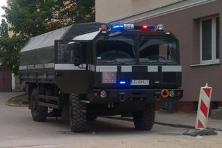 Fałszywe alarmy bombowe w szkołach i galeriach handlowych. Ich autorom groziło więzienie. Zaskakujący finał śledztwa