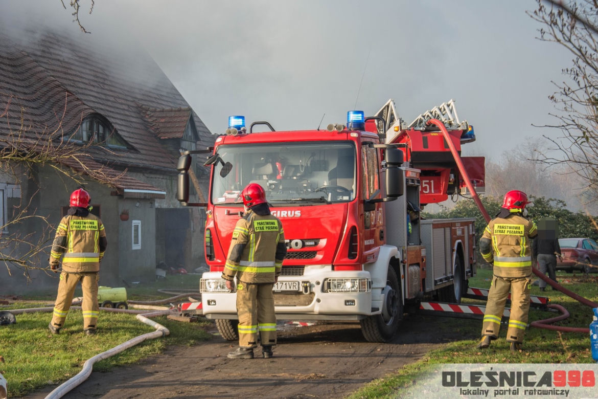 Groźny pożar pod Oleśnicą