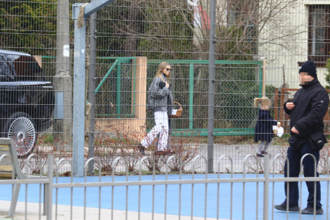 Kasia Tusk z córkami z koszyczkiem przyjechali do Donalda