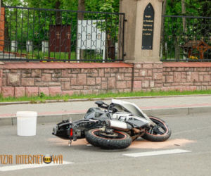 Łękawa: Młody motocyklista uderzył w kościelny płot! Zginął na miejscu! [ZDJĘCIA] 