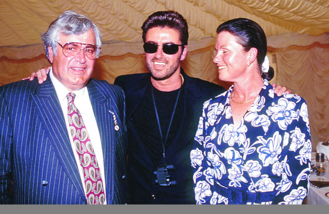 George Michael spocznie przy ukochanej matce