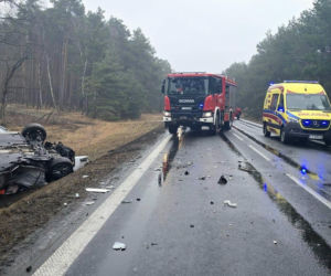 Groźny wypadek pod Toruniem! Zderzyły się osobówka i ciężarówka