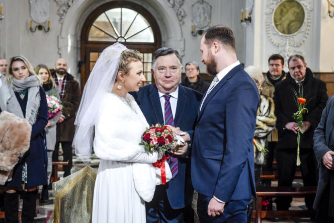 Mieczysław Hryniewicz od lat zachwyca widzów. Tak zmieniał się gwiazdor „Na Wspólnej”