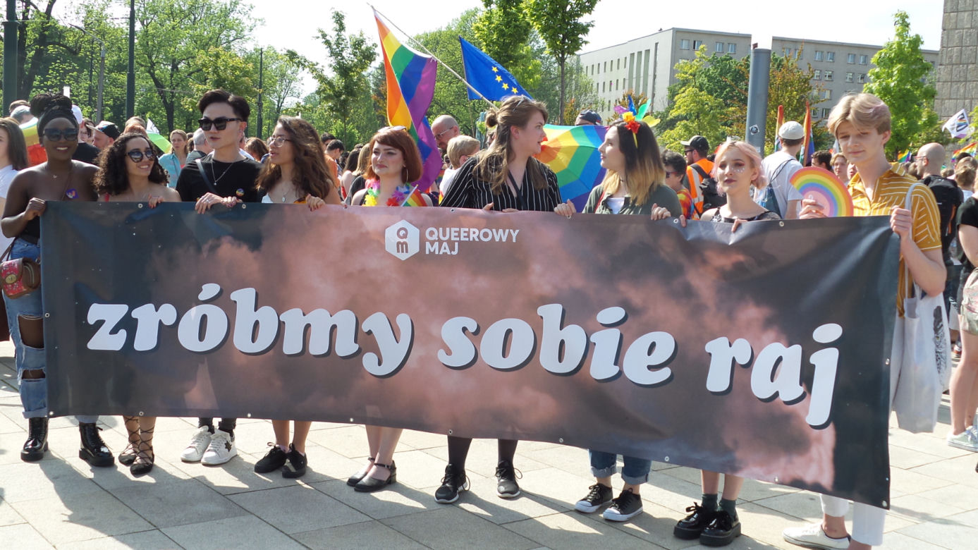 "Chcemy gorącego seksu, nie gorącej ziemi". Zobacz transparenty z Marszu Równości w Krakowie