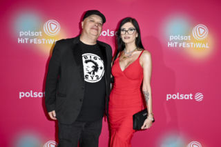 W Sopocie aż zawrzało! Żona Skiby w ultraobcisłej sukience
