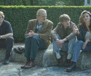 Wojna zastępcza odc. 1. Budyń (Piotr Witkowski), Gutek (Karol Bernacki), Artur (Mateusz Więcławek), Zuza (Waleria Gorobets)