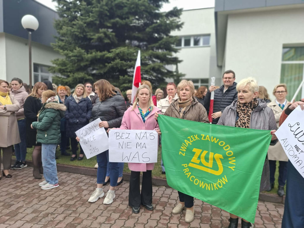 Protest pracowników ZUS-u w Starachowicach