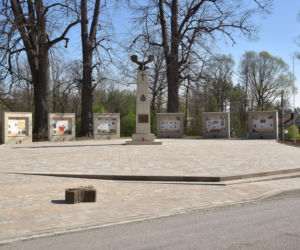 To miasto ma jeden z najpiękniejszych ratuszy w Małopolsce. Leży blisko najcieplejszego miejsca w województwie