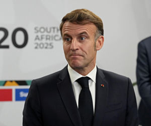 Latami okradali Macrona! Trop prowadzi do Luwru?