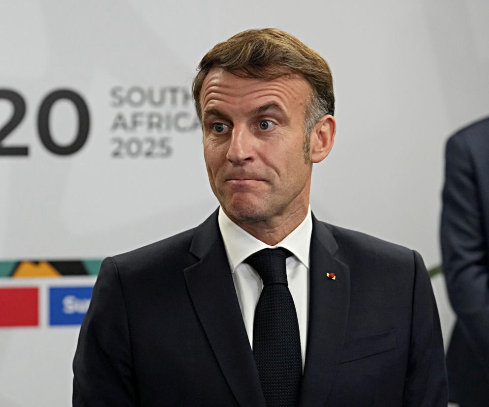 Latami okradali Macrona! Trop prowadzi do Luwru?