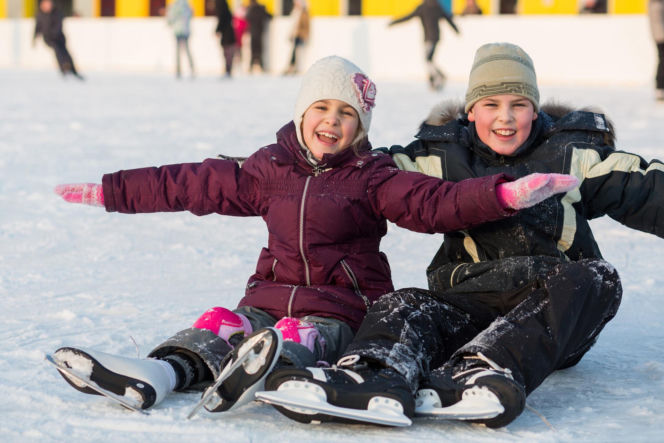 Lodowiska w Warszawie zapraszają! Gdzie na łyżwy w stolicy?