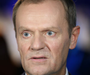 Tusk zwolnił asystenta, bo był gejem