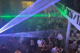 Studniówka pełna blasku i emocji! Tak bawili się maturzyści II LO w Bydgoszczy [ZDJĘCIA]