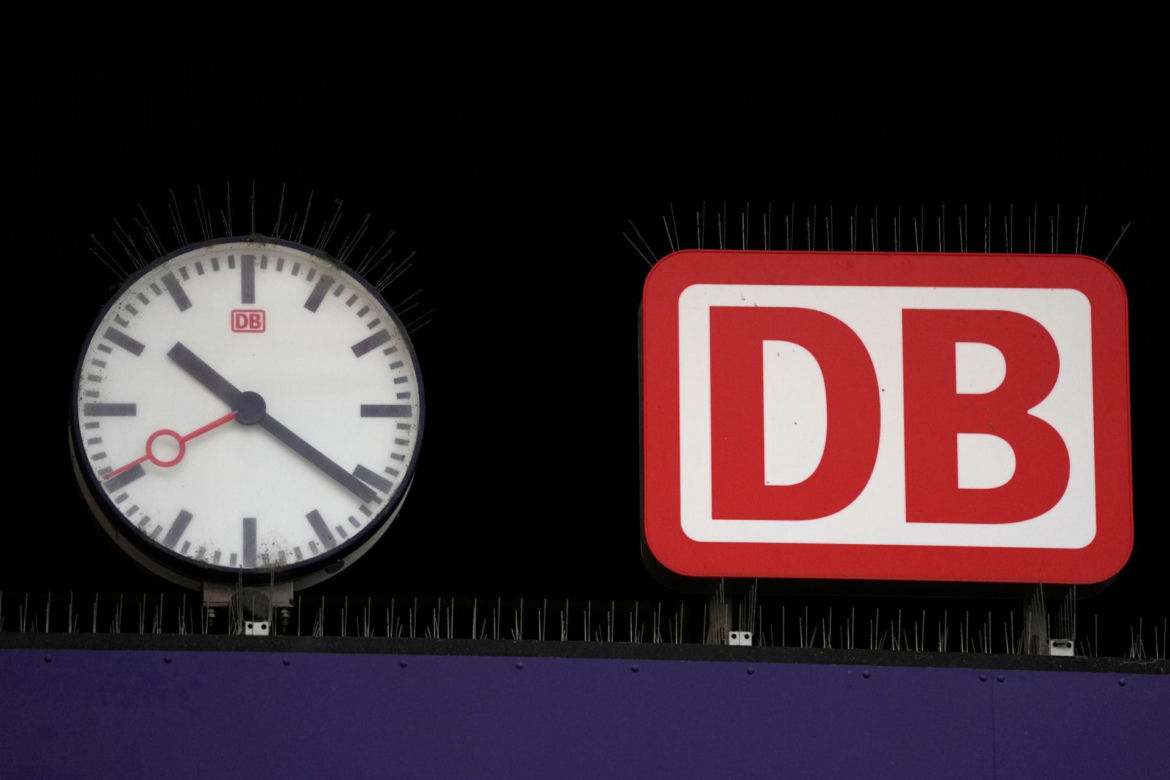 Niemcy/ Prezes Deutsche Bahn: ruch kolejowy stopniowo wraca do normy (opis) Awaria systemu łączności radiowej GSM-R wymusiła zatrzymanie wszystkich pociągów w całym kraju na czas ok. dwóch godzin