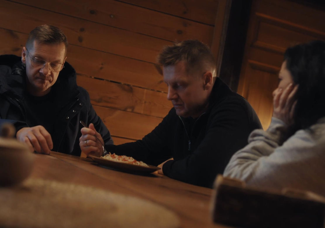 M jak miłość, odcinek 1918: Wzruszające spotkanie Piotrka z odnalezionym Pawłem. Nie wyciągnie brata z psychicznego dołka! - WIDEO