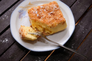 Ciasto Cwaniaczek bez pieczenia. Genialny przepis z PRL-u, który zrobisz w 15 minut!