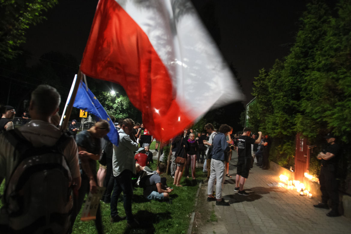 PROTEST POD DOMEM JAROSŁAWA KACZYŃSKIEGO.