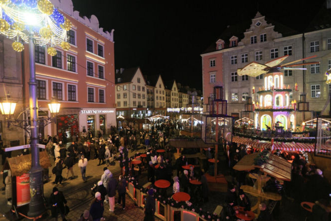 Wroclaw. Jarmark Bozonarodzeniowy juz otwarty.