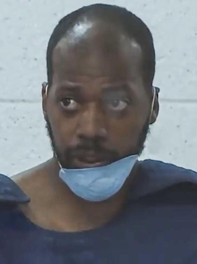 Rodzice w potworny sposób zabili dwoje dzieci. Pozostałym kazali patrzeć