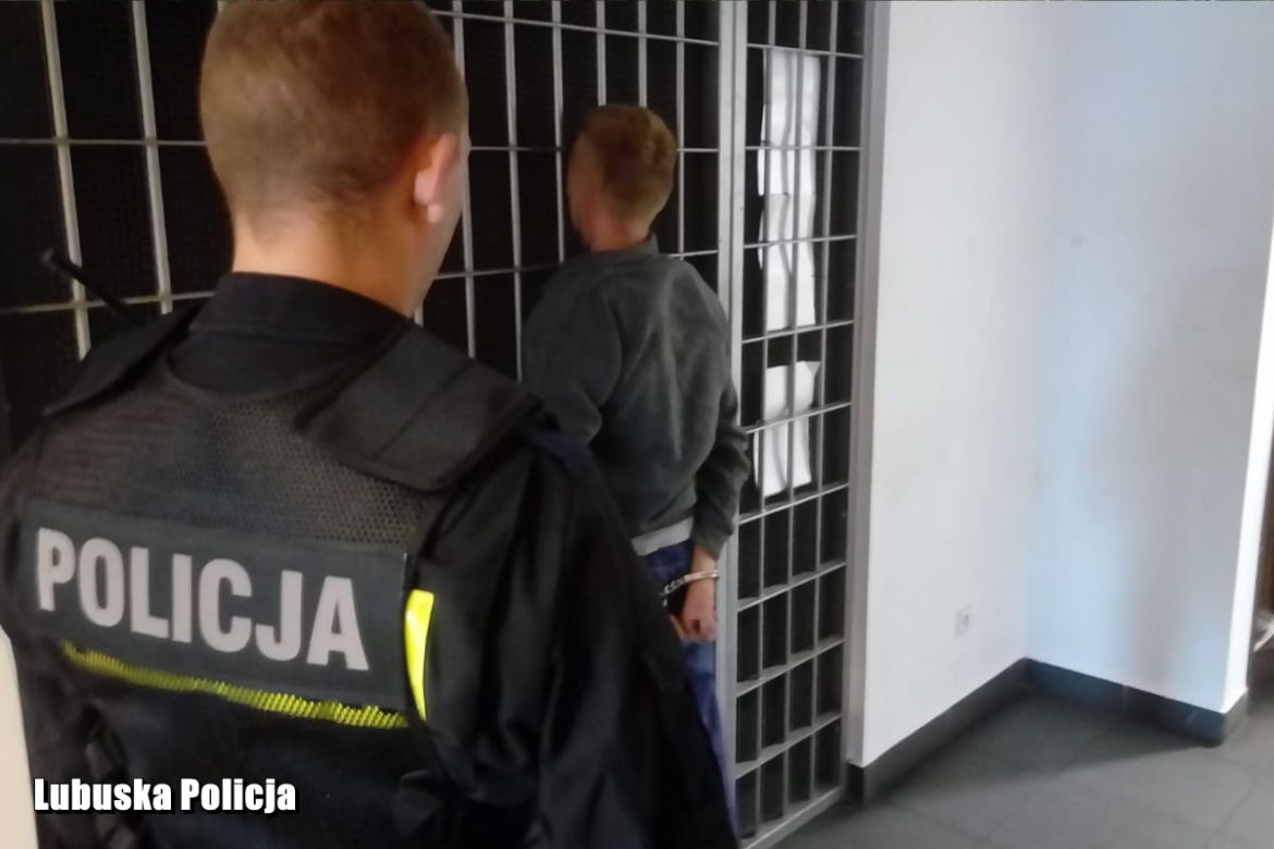 Ukradli paliwo i uciekali policji