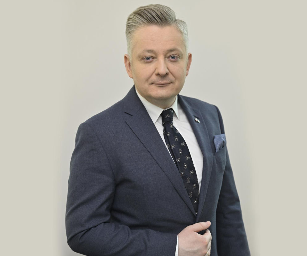 Portret Jakuba Stefaniaka z PSL w ciemnym garniturze i krawacie. O jego krytyce PiS przeczytasz na SE Polityka.