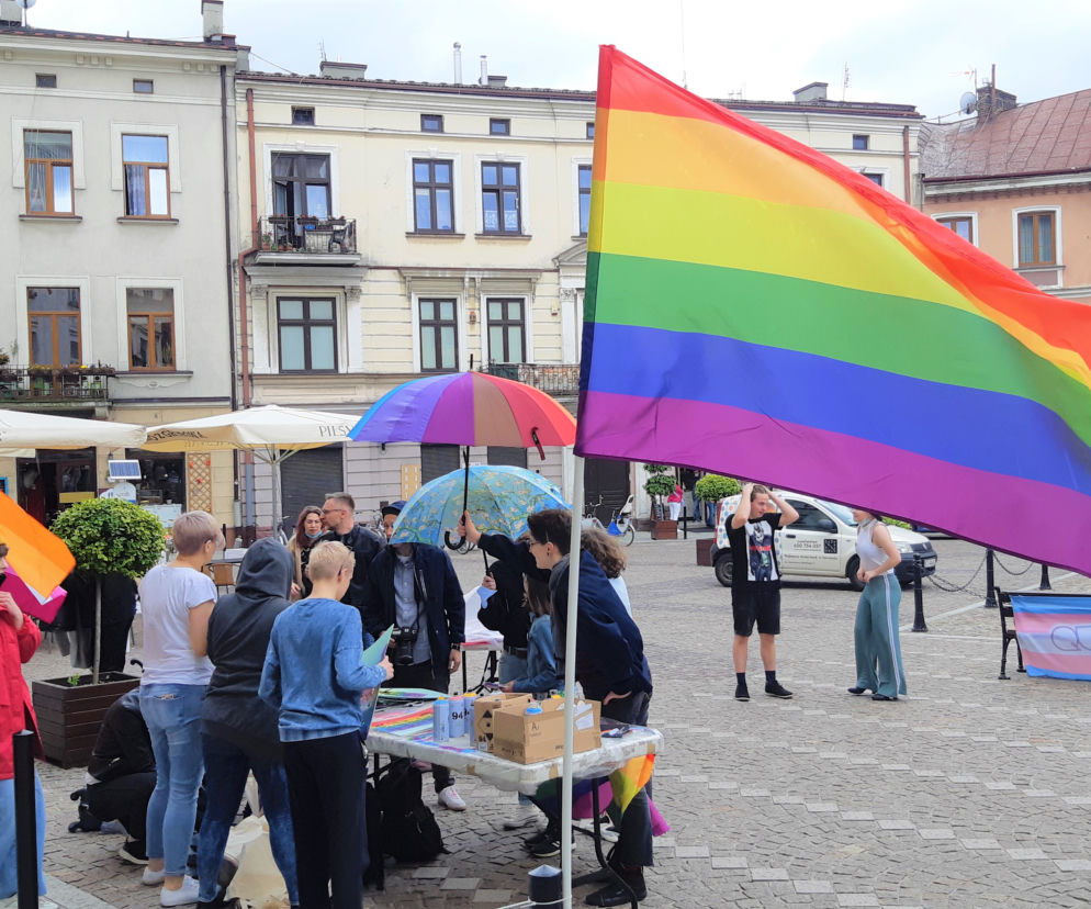  Happening uliczny „Queer is here!”. Tarnów chce być  miastem tolerancyjnym