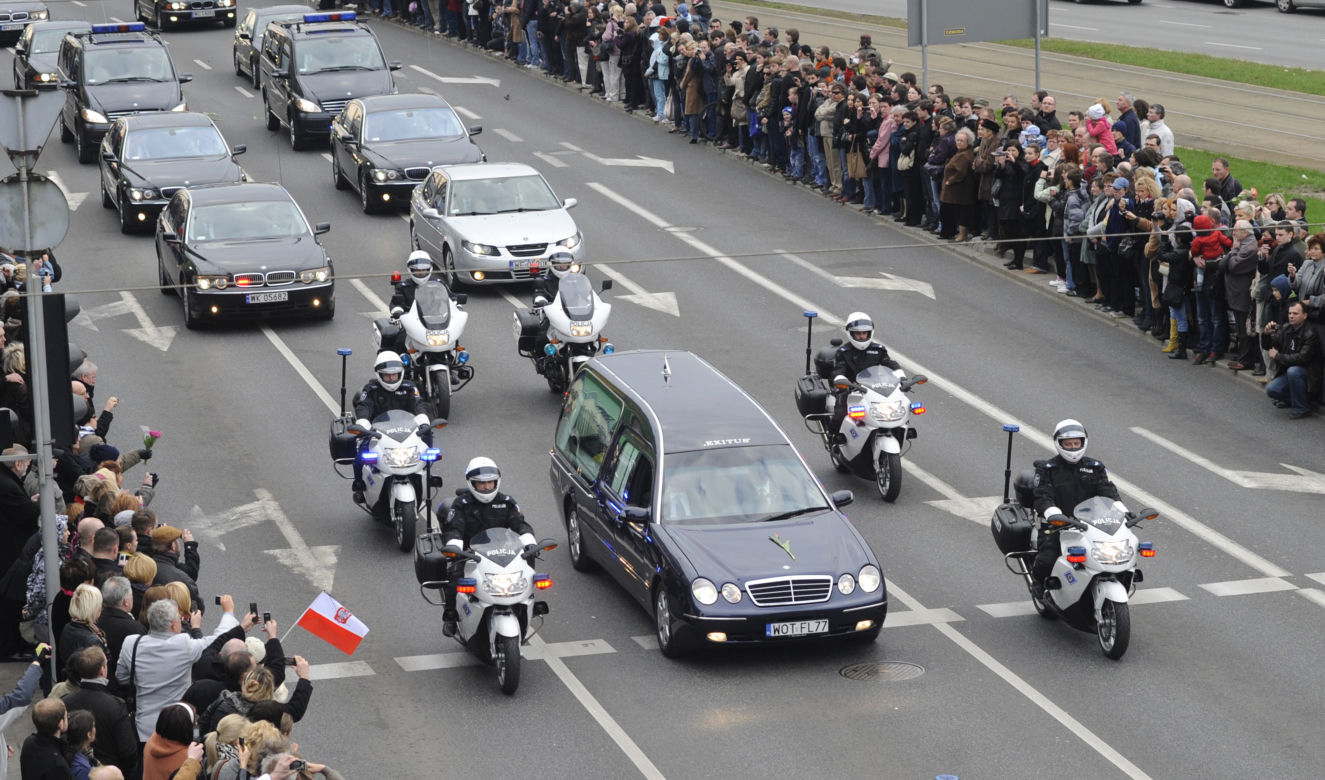 Ciało prezydenta Lecha Kaczyńskiego przyleciało do Polski