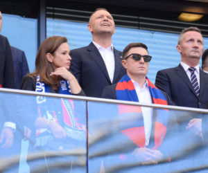 Karol Nawrocki wśród kibiców. Tak wyglądał na meczu