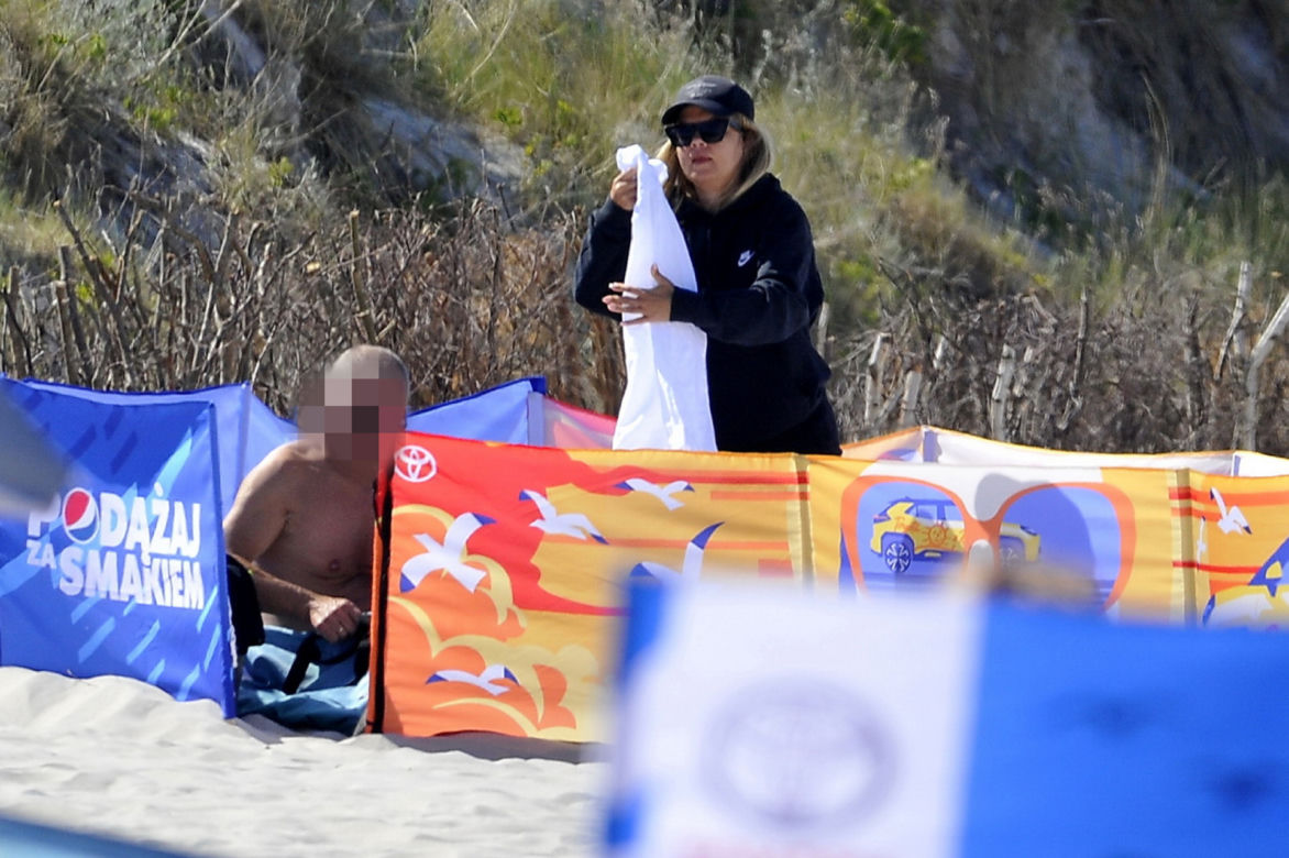 Marta Manowska na plaży w Juracie