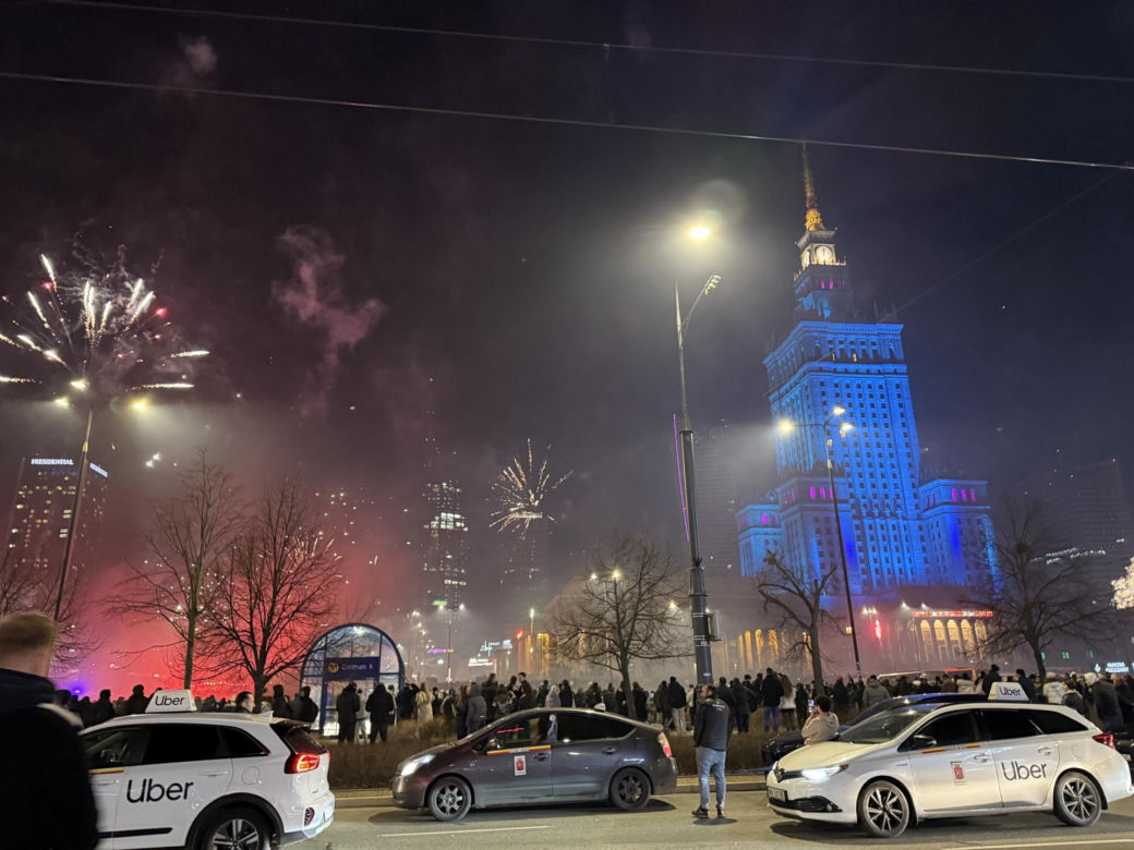 Sylwester w Warszawie. Fajerwerki pod PKiN
