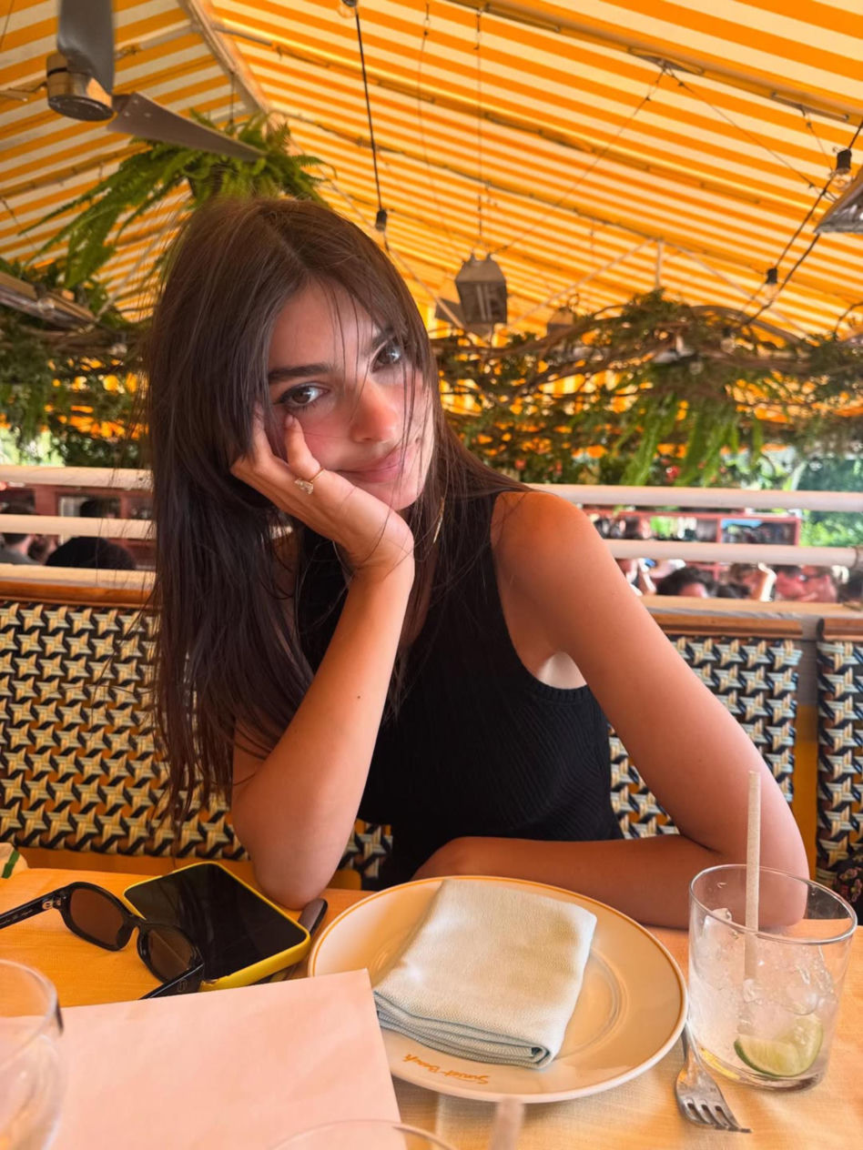 Emily Ratajkowski