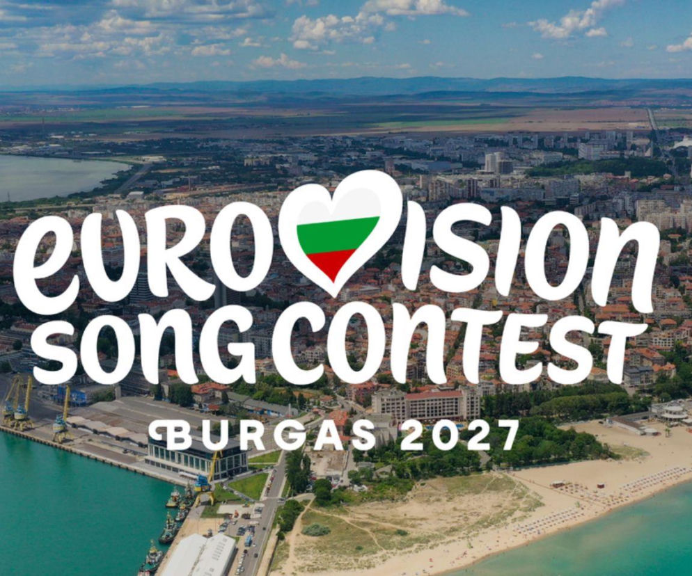 Logo Eurowizji z flagą Bułgarii na tle panoramy Burgas. O szczegółach konkursu w 2027 roku przeczytasz w Eska.