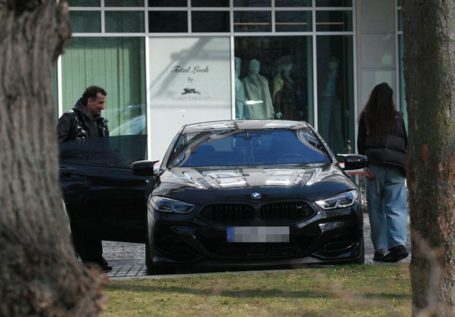 Michał Koterski z dziewczyną na spacerze