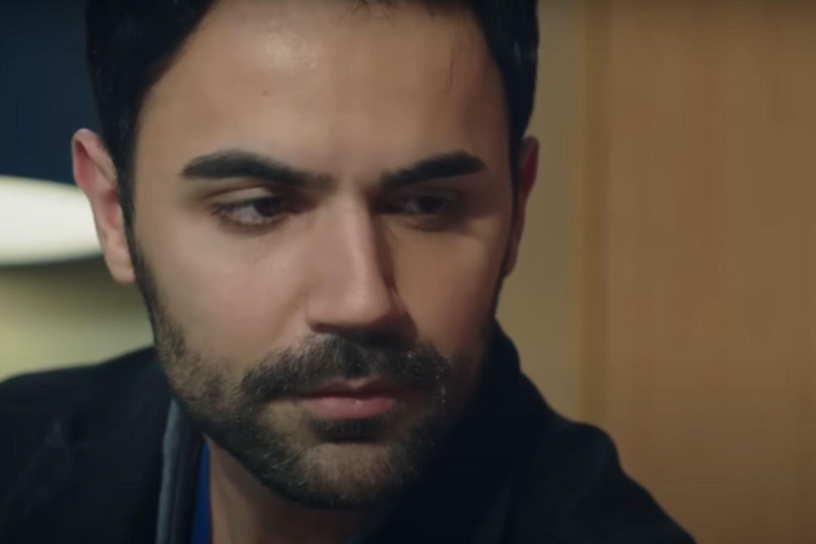 Kerem w szpitalu będzie udawał troskliwego 