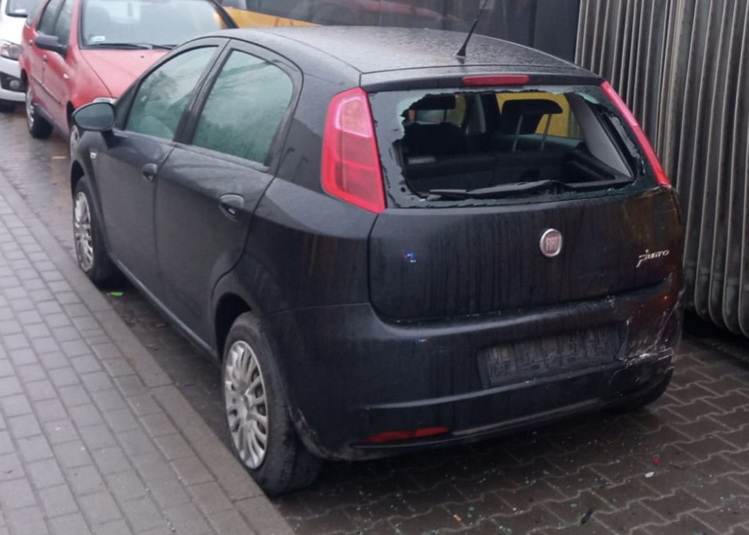 Wypadek na Białołęce. Autobus miejski skasował cztery samochody! Do szpitala trafiło 7-letnie dziecko