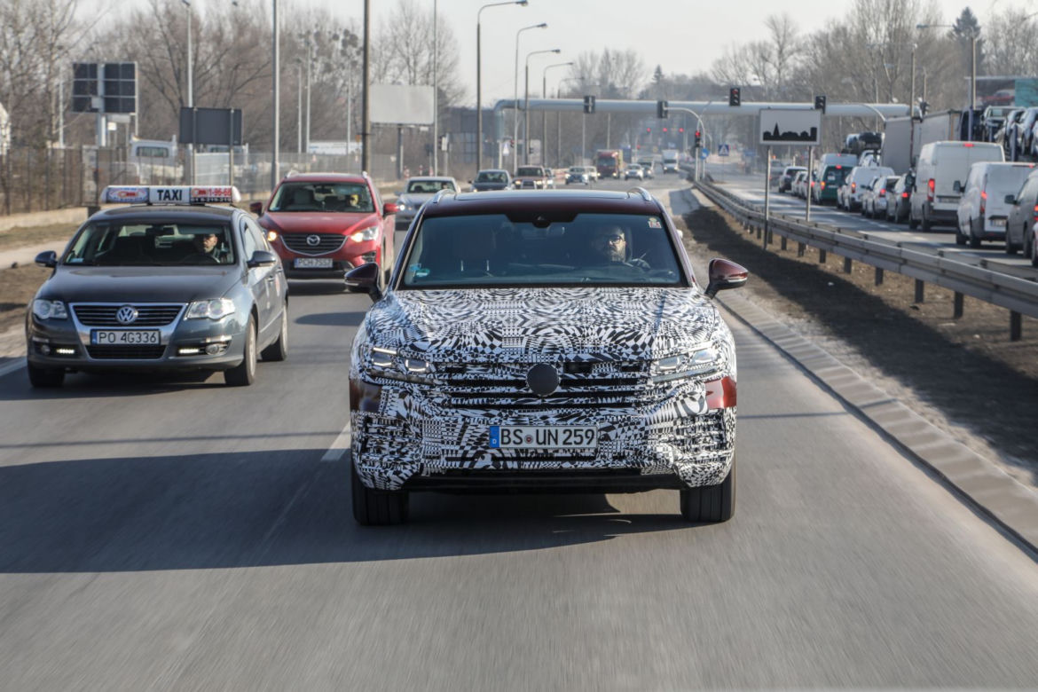 Zamaskowany Volkswagen Touareg