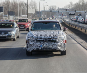 Zamaskowany Volkswagen Touareg