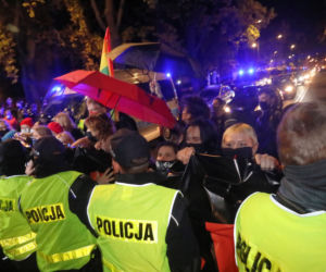 #PiekłoKobiet: Spontaniczny Stajk przed Trybunałem Konstutucyjnym w Warszawie