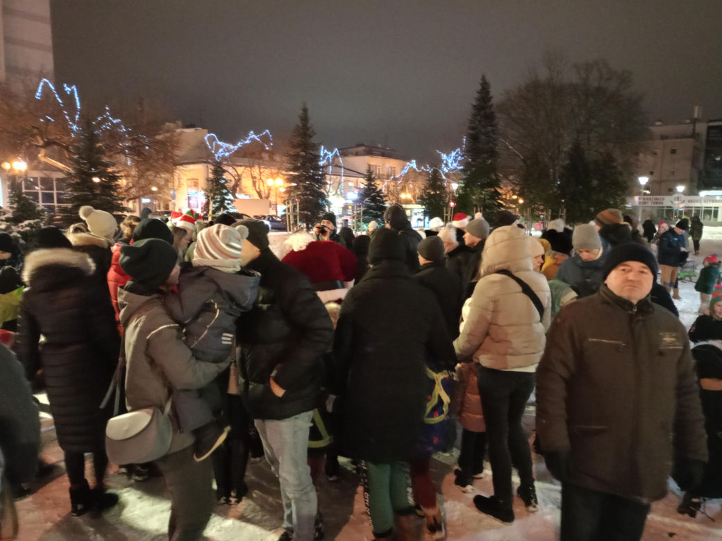W rozświetleniu choinki miejskiej w Siedlcach wzięły udział setki mieszkańców