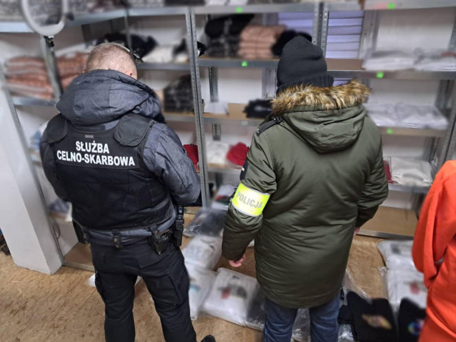 Handlowali podróbkami na transmisji live, zgarnęła ich policja. Wartość towaru przekracza 5 mln zł