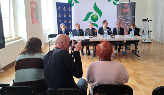 Akcja edukacyjna "Czerwony Kapturek w Krainie OZE"