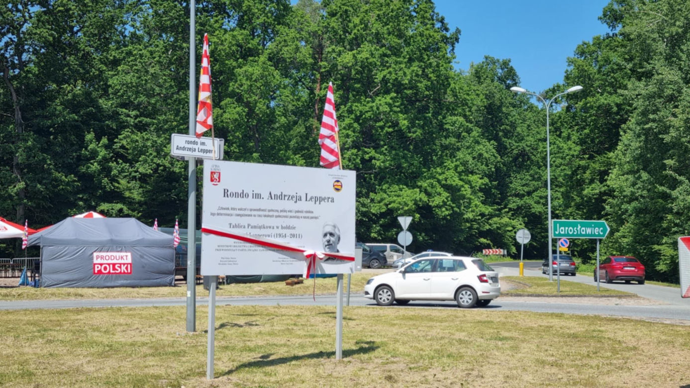 Rondo w Grzybnie otrzymało imię Andrzeja Leppera