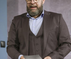 Od amanta z „Magdy M.” do twardziela z brodą. Tak przez lata zmieniał się Szymon Bobrowski