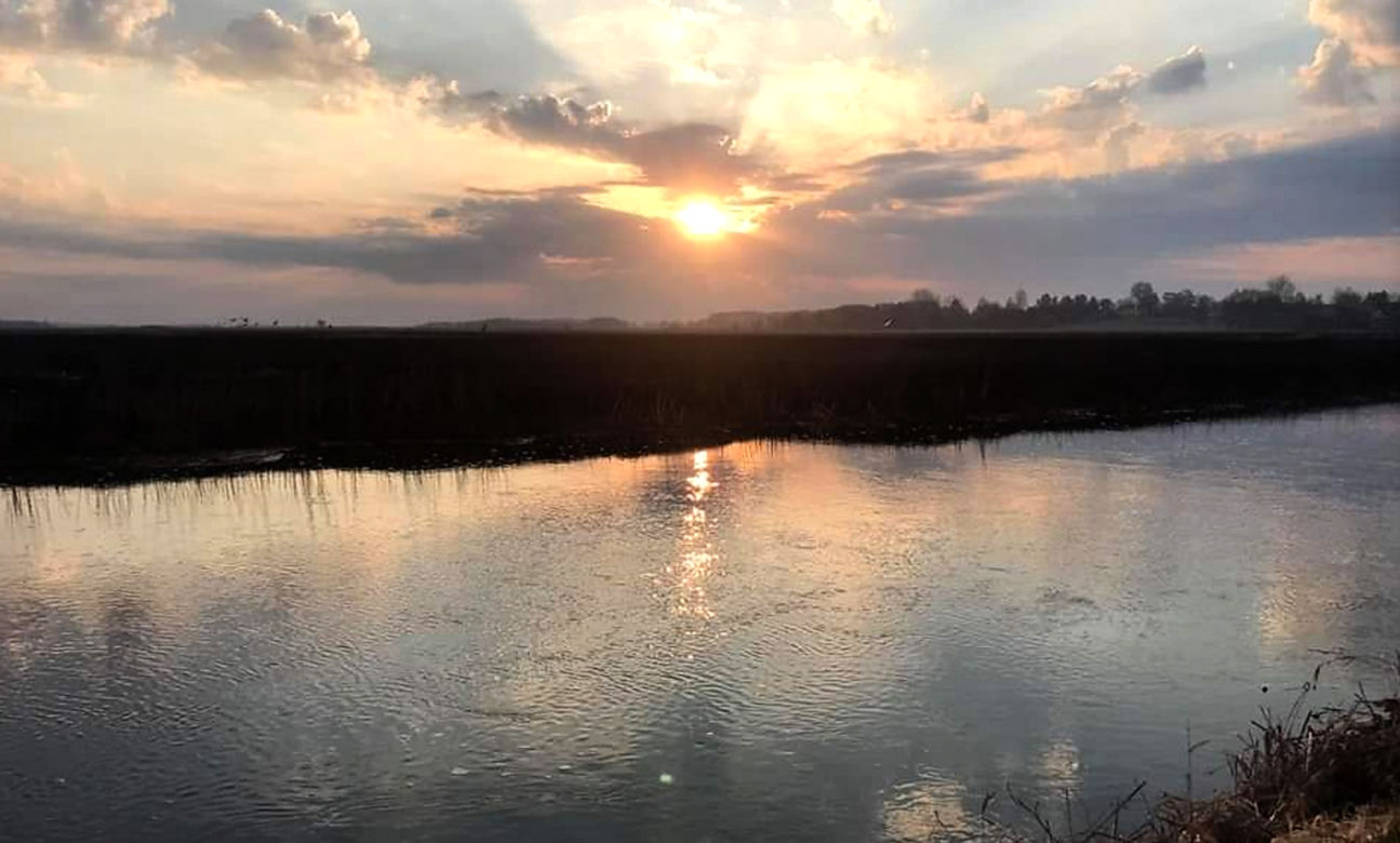 Strażackie nocne czuwanie i dogaszanie nad Biebrzą