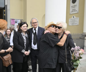 Pogrzeb Igi Cembrzyńskiej. Tłum gwiazd oddaje hołd wielkiej artystce
