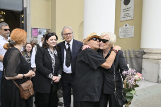 Pogrzeb Igi Cembrzyńskiej. Tłum gwiazd oddaje hołd wielkiej artystce