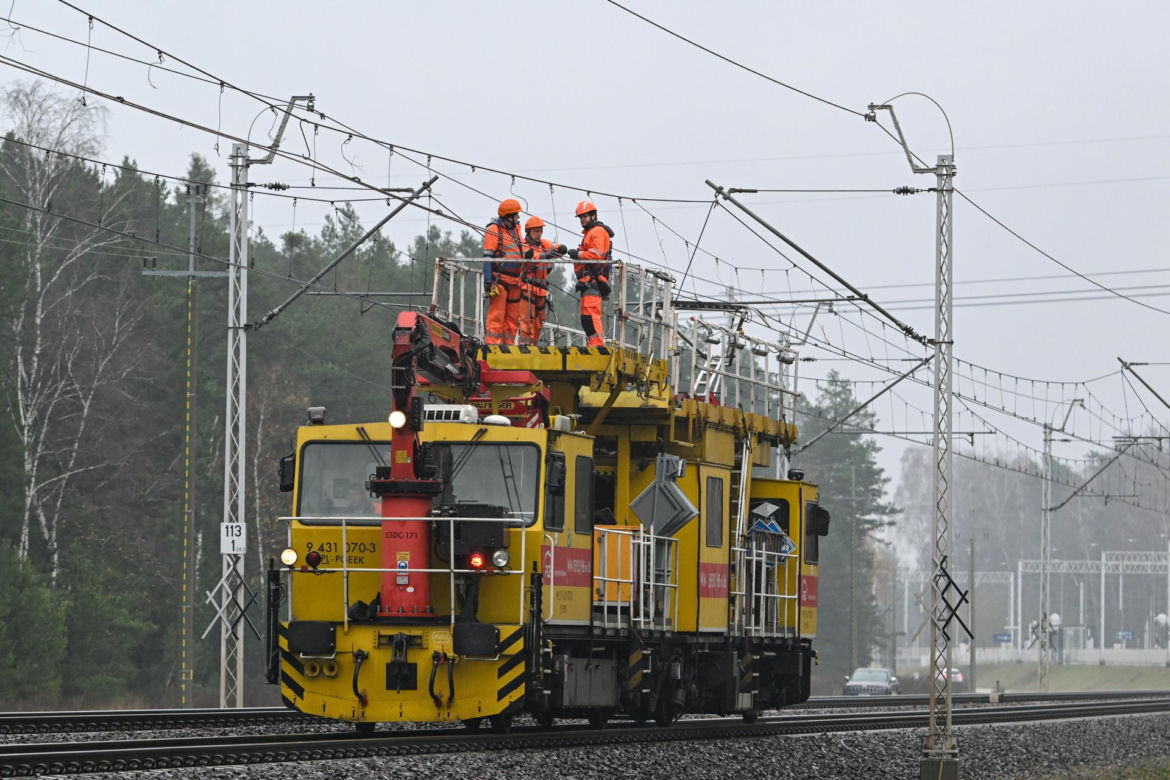 Nagłe zatrzymanie pociągu pod Puławami. Mamy zdjęcia!