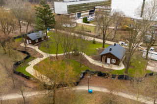 Domki fińskie na Polu Mokotowskim w Warszawie