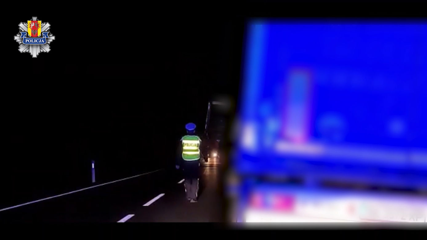 Tak kompletnie pijany 54-latek jechał tirem! Wideo pokazuje sceny z drogi krajowej